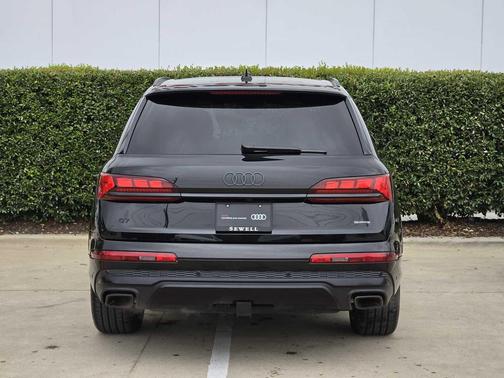 MYTHOS BLACK 2026 Audi Q7 55 Prestige