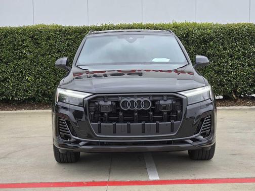 MYTHOS BLACK 2026 Audi Q7 55 Prestige