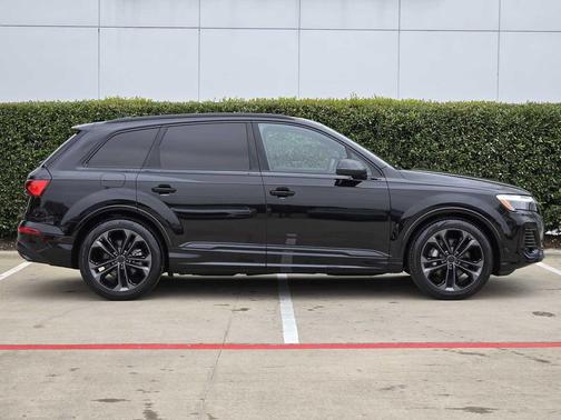 MYTHOS BLACK 2026 Audi Q7 55 Prestige