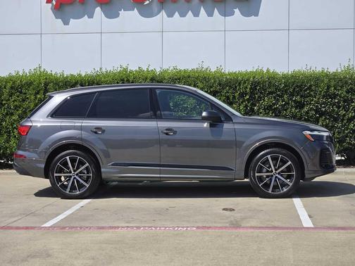 2025 Audi Q7 45 Premium Plus