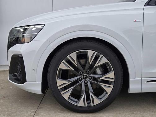 2026 Audi Q8 55 Premium Plus