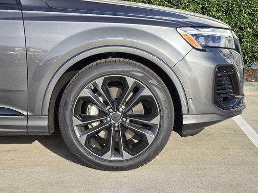 2026 Audi Q7 55 Premium Plus