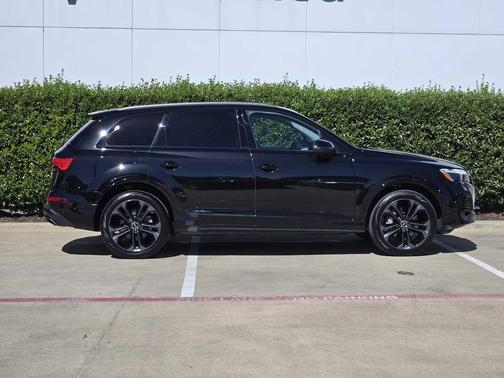 2025 Audi Q7 55 Premium Plus