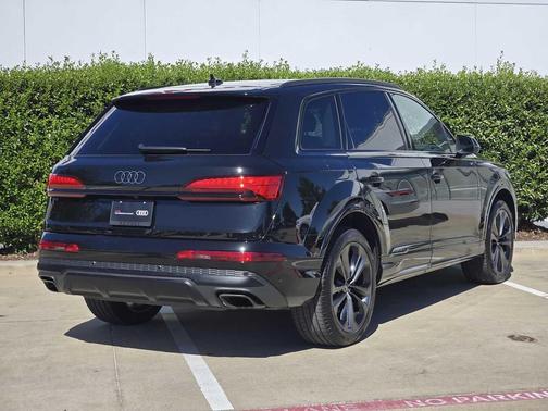 2025 Audi Q7 55 Premium Plus