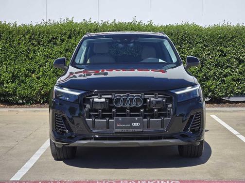 2025 Audi Q7 55 Premium Plus