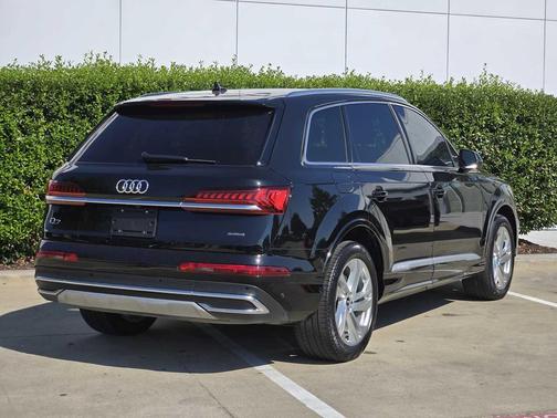 2022 Audi Q7 55 Premium Plus