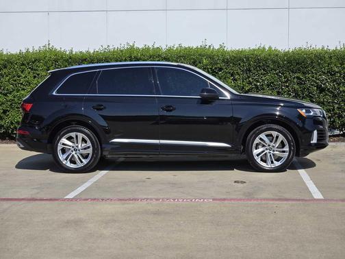2022 Audi Q7 55 Premium Plus