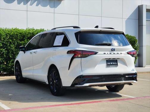 2022 Toyota Sienna XSE 7 Passenger