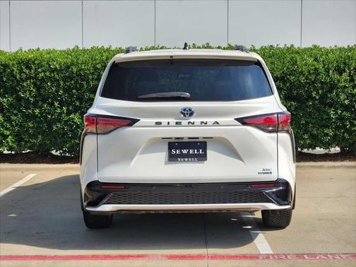 2022 Toyota Sienna XSE 7 Passenger
