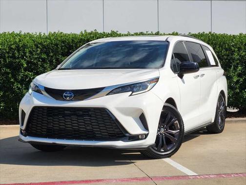 2022 Toyota Sienna XSE 7 Passenger