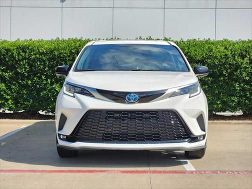 2022 Toyota Sienna XSE 7 Passenger