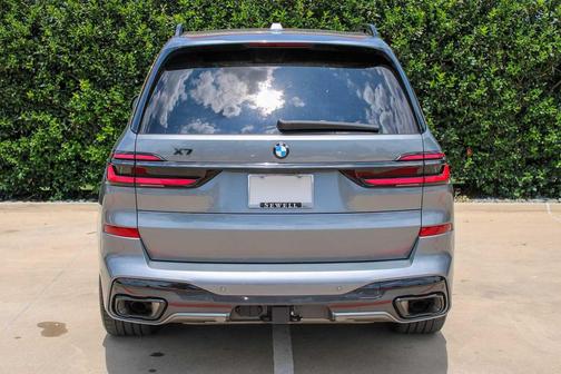 Skyscraper Grey Metallic 2024 BMW X7 xDrive40i