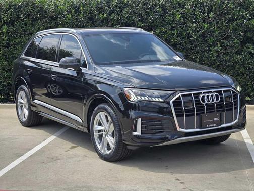 Mythos Black Metallic 2024 Audi Q7 45 Premium Plus