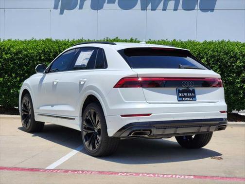 2025 Audi Q8 55 Premium Plus