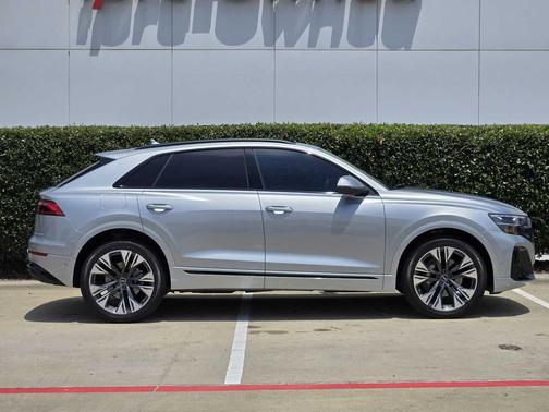 Satellite Silver Metallic 2025 Audi Q8 55 Premium Plus