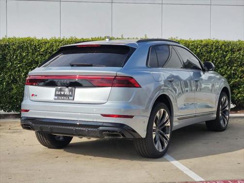 2025 Audi Q8 55 Premium Plus