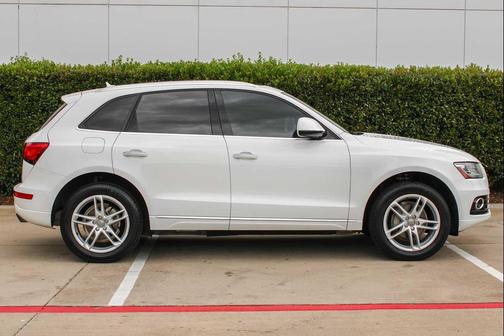 Ibis White 2017 Audi Q5 2.0T Premium