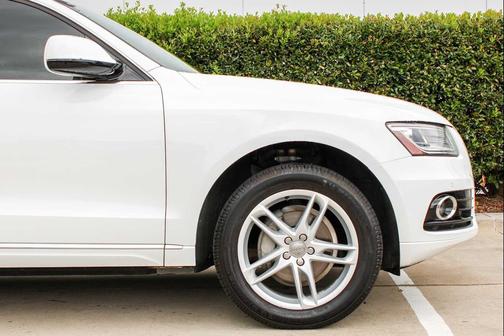Ibis White 2017 Audi Q5 2.0T Premium