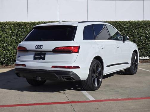 2025 Audi Q7 55 Premium Plus