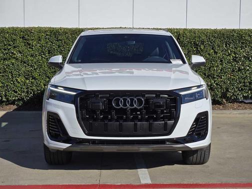 2025 Audi Q7 55 Premium Plus