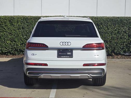 2023 Audi Q7 55 Premium