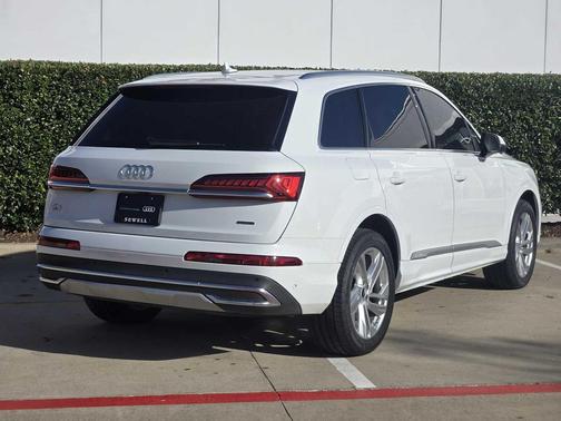 2023 Audi Q7 55 Premium