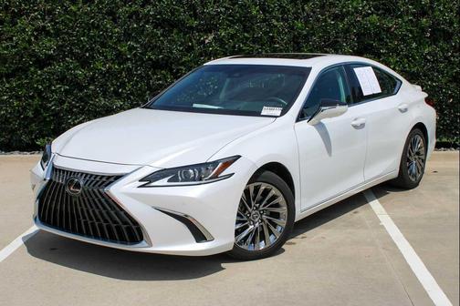 Eminent White Pearl 2024 Lexus ES 300h Luxury