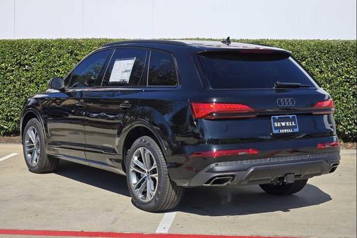 MYTHOS BLACK 2026 Audi Q7 45 Premium Plus