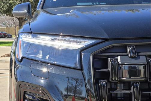 MYTHOS BLACK 2026 Audi Q7 45 Premium Plus