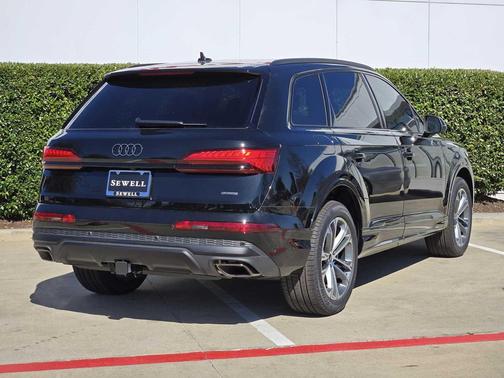 2026 Audi Q7 45 Premium Plus