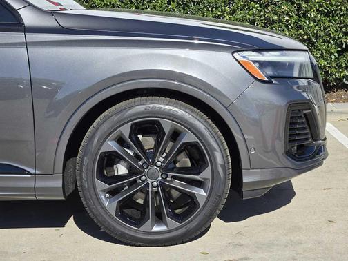 2026 Audi Q7 55 Premium Plus