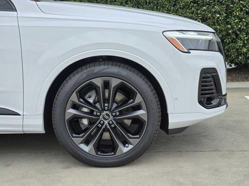 2026 Audi Q7 55 Premium Plus