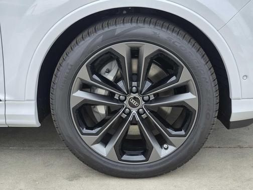 2026 Audi Q7 55 Premium Plus