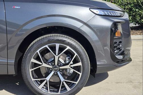 DAYTONA GRAY 2026 Audi Q3 TFSI quattro S tronic