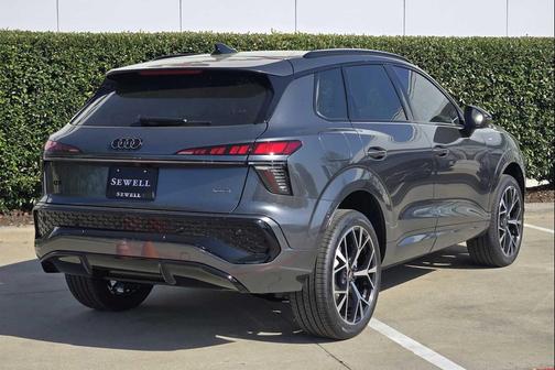DAYTONA GRAY 2026 Audi Q3 TFSI quattro S tronic