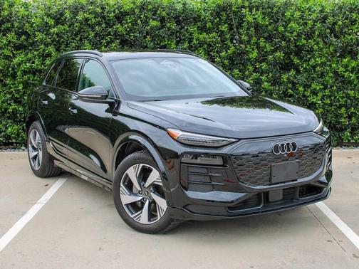 Mythos Black Metallic 2025 Audi Q6 e-tron Premium Plus quattro