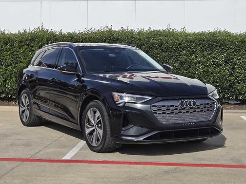 2024 Audi Q8 e-tron Premium Plus