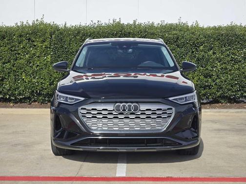 2024 Audi Q8 e-tron Premium Plus