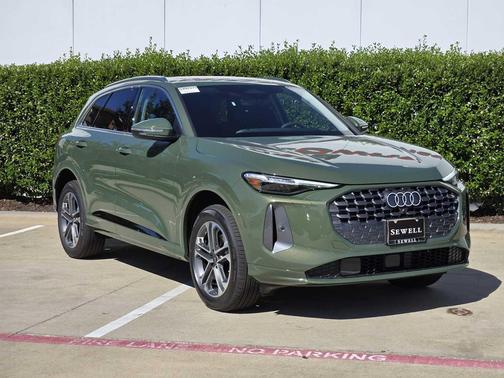 2025 Audi Q5 Premium Plus