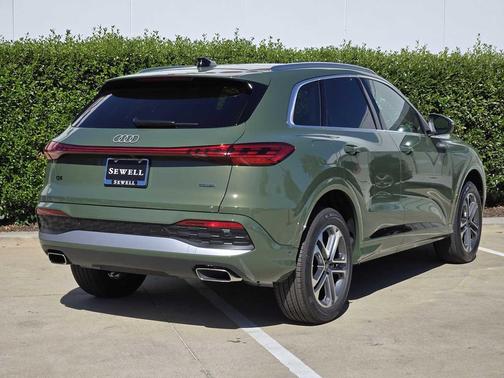 2025 Audi Q5 Premium Plus