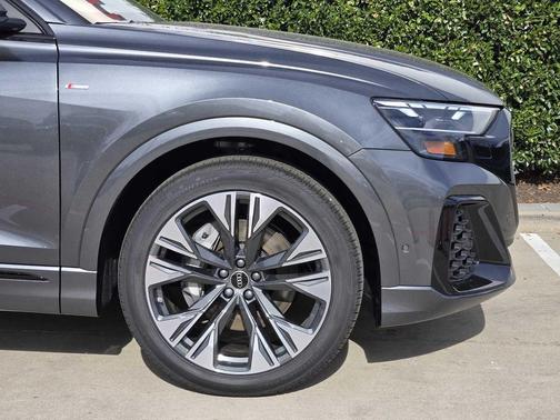 2026 Audi Q8 55 Premium Plus
