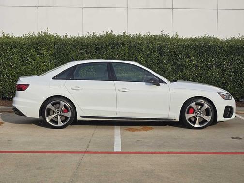 2023 Audi A4 45 S line Premium Plus