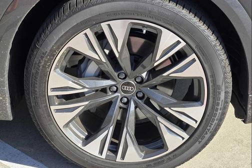 2026 Audi Q8 55 Premium Plus