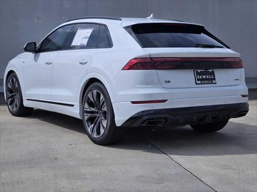 2025 Audi Q8 55 Premium Plus