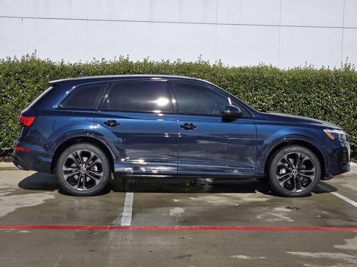 2025 Audi Q7 55 Premium Plus