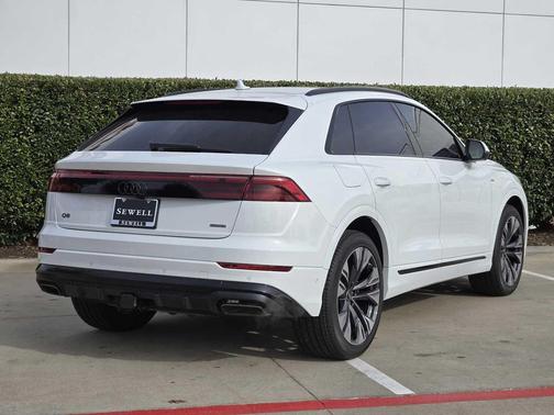 2026 Audi Q8 55 Premium Plus