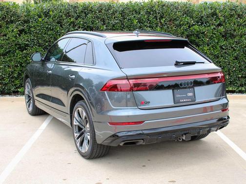 Daytona Gray Pearl Effect 2024 Audi Q8 55 Prestige