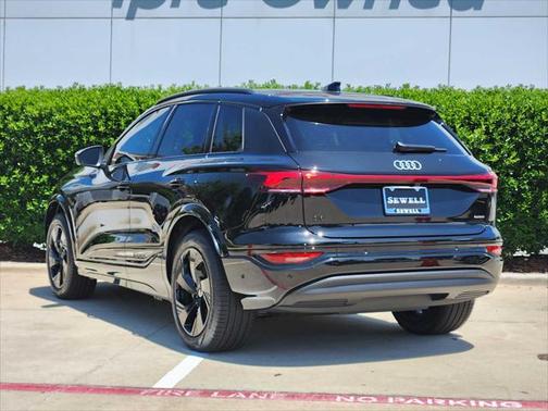 2025 Audi Q6 e-tron Premium Plus quattro