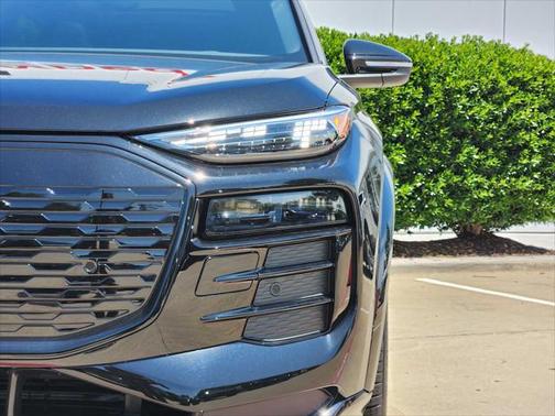 2025 Audi Q6 e-tron Premium Plus quattro