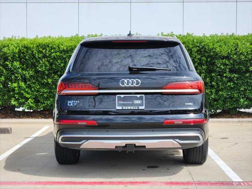 2022 Audi Q7 45 Premium Plus